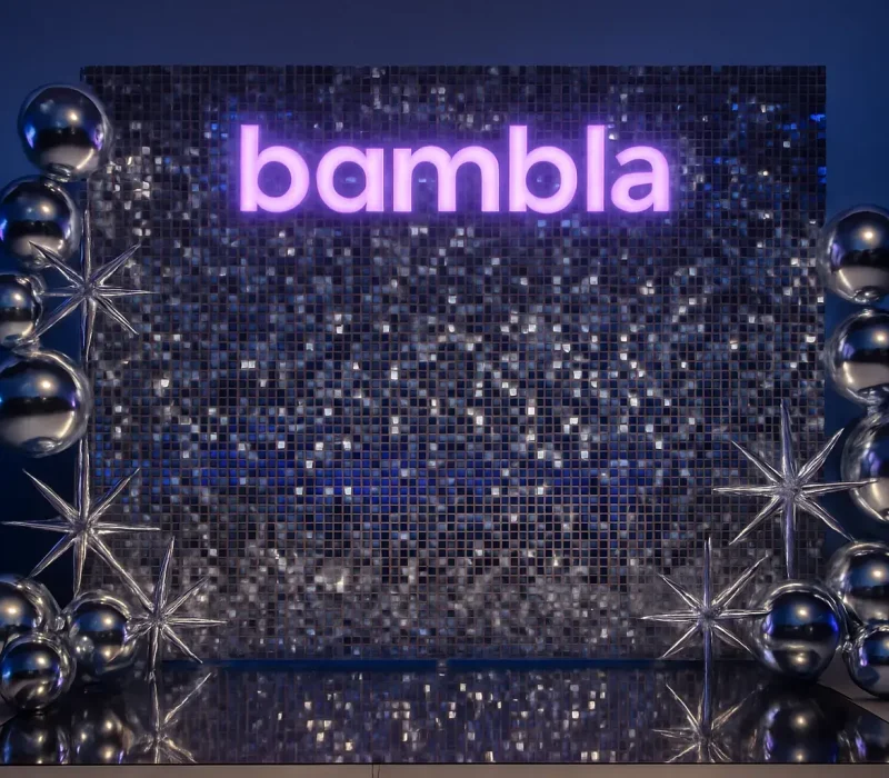 Fondo brillante con decoración metálica